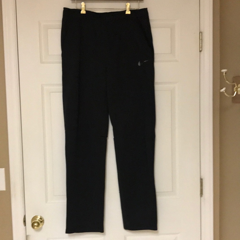 Nike Men’s Black polyester sweatpants- like new